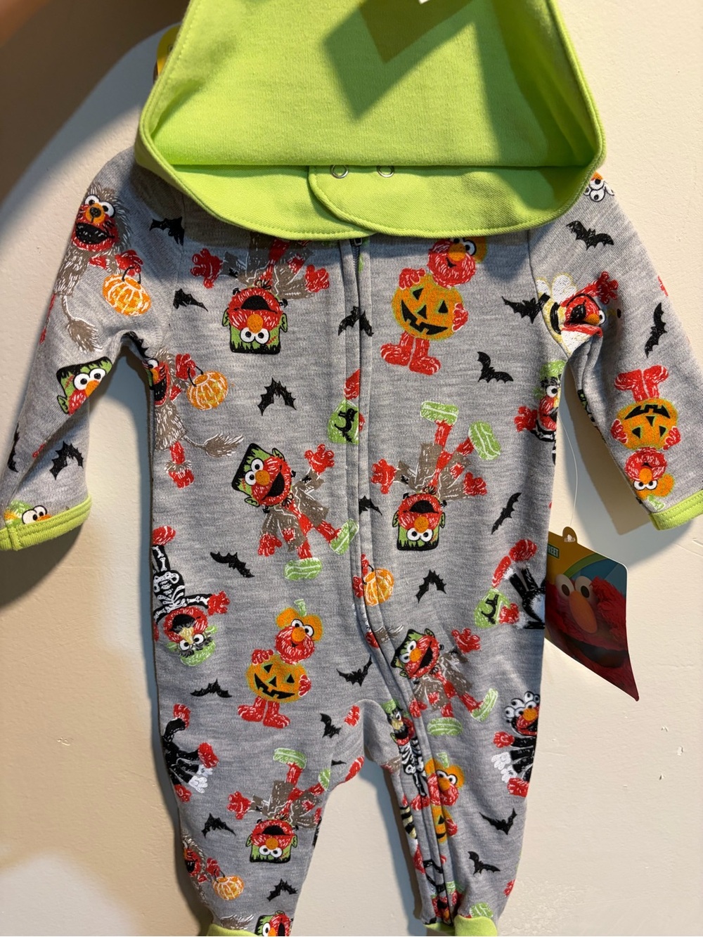 Sesame Street Green & Gray Elmo Halloween Baby One-Piece with Bib - 2PC Set - Picture 2 of 3